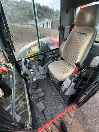 Excavadora Kubota KX080-4