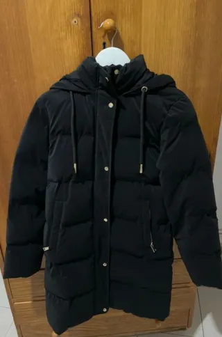 Plumífero largo Zara negro,prácticamente nuevo