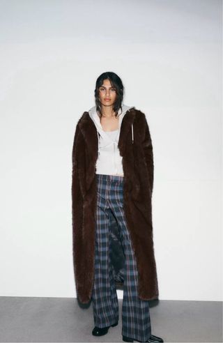 Abrigo largo Zara marrón