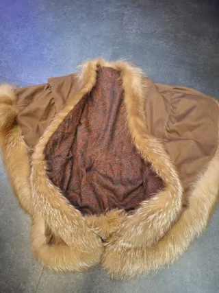 Mantella con pelliccia