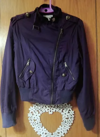 Cazadora morada sin estrenar