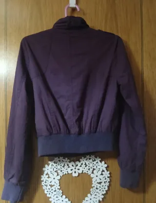 Cazadora morada sin estrenar