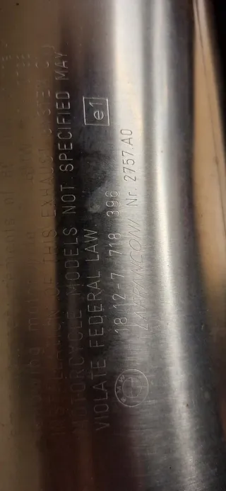 Cola de escape BMW F 800 R sin usar