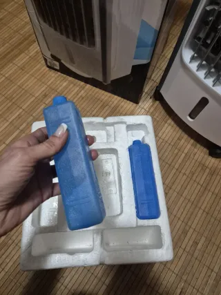 Enfriador de aire blanco y gris