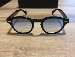 Occhiali da sole con lente blu sfumata (nuovi)