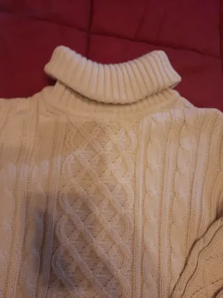 Jersey grueso cuello alto talla L nuevo