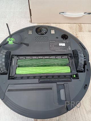 Robot aspirador - Roomba® j7 con Dos cepillos de Goma multisuperficie - iRobot