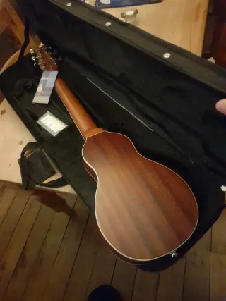 Washburn rover RO10N travel guitar, and case NEW