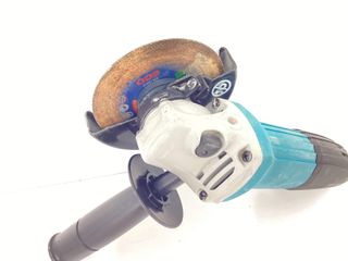 radial makita ga4530r