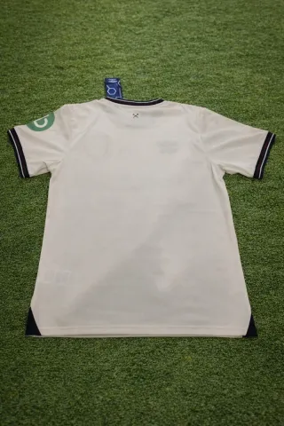Camiseta West Ham Umbro Beige
