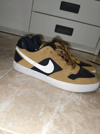 Nike SB Zapatillas Marrones y Negras