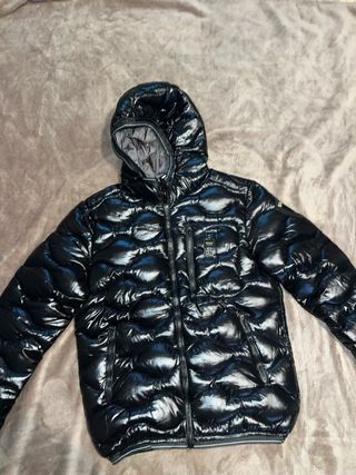 Giacca Blauer nera lucida con cappuccio