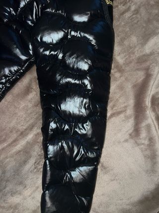 Giacca Blauer nera lucida con cappuccio