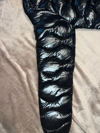 Giacca Blauer nera lucida con cappuccio