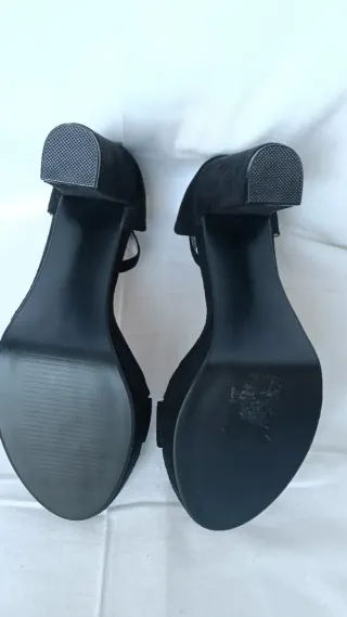 Sandali con tacco in camoscio