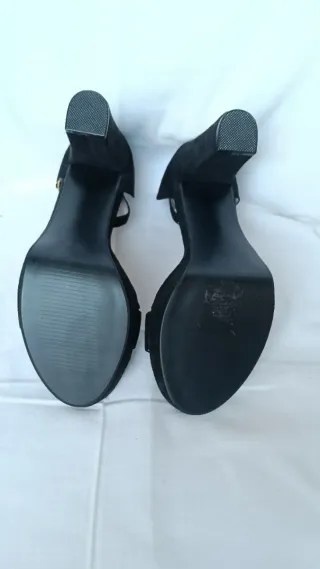 Sandali con tacco in camoscio