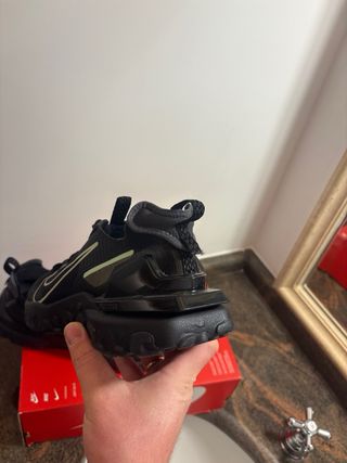 Scarpe Nike React Nere