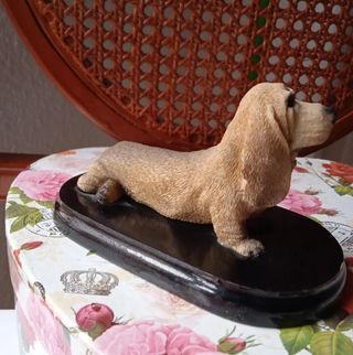 AÑOS 70 FIGURA INGLESA ANTIGUA PERRO SOBRE PEANA