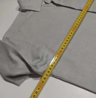 Camisa Ermenegildo Zegna, impecable.