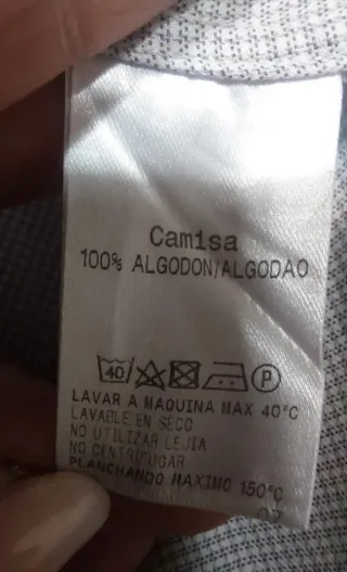 Camisa Ermenegildo Zegna, impecable.