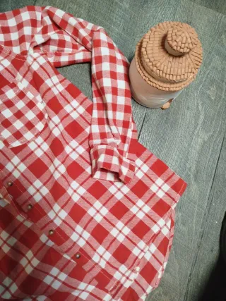 Camisa cuadros roja y blanca Talla S o talla 15 añ