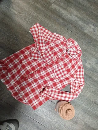 Camisa cuadros roja y blanca Talla S o talla 15 añ