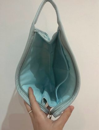 Neceser bolso aseo azul viaje 2.8L con etiqueta