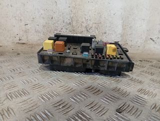 CAJA RELES / FUSIBLES OPEL ASTRA H BERLINA