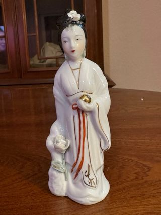 Figura mujer japonesa porcelana