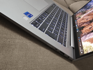 Portátil HP ZBOOK FIREFLY G10 i7 13th Gen