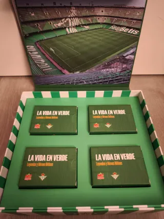 Caja coleccionista Real Betis + 161 cartas