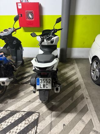 Honda PCX 125 Scooter