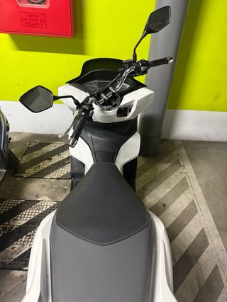 Honda PCX 125 Scooter
