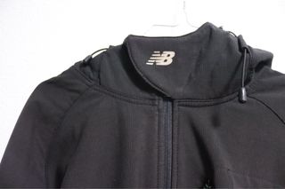 Abrigo New Balance Forrado Talla L/XL Negro
