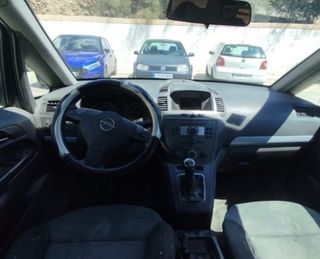 Paragolpes del opel zafira 1.9 cdti modelo 93725