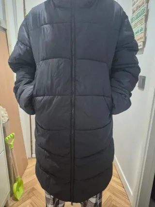 Plumífero largo negro hombre