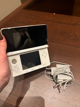 Nintendo 3DS Bianca + 10 Giochi + Caricatore