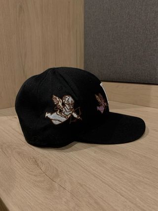 2 Cappelli New Era Beige e Rosa