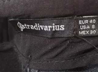 Falda negra efecto piel