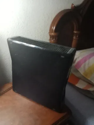 Xbox 360 Negra sin mando, como nueva 689299223urge