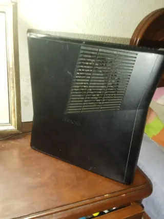 Xbox 360 Negra sin mando, como nueva 689299223urge