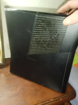 Xbox 360 Negra sin mando, como nueva 689299223urge