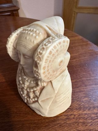 Figura Dama de Elche Beige