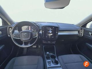 Volvo XC40 2.0 B4 G Momentum Auto