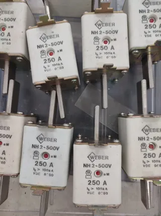 N. 8 Fusibili Weber NH2 250A 500V