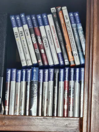 PS4 Slim + 2 Mandos + 25 Juegos