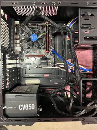 PC Gaming i5-9400F Gigabyte B365M H