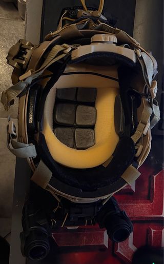 Casco Táctico Airsoft con NVG PvS31 Led