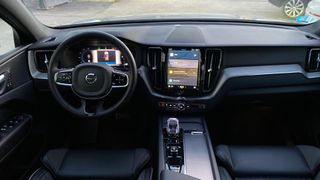 VOLVO XC60 2.0 B4 D PLUS DARK AUTO 5P