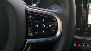 VOLVO XC60 2.0 B4 D PLUS DARK AUTO 5P